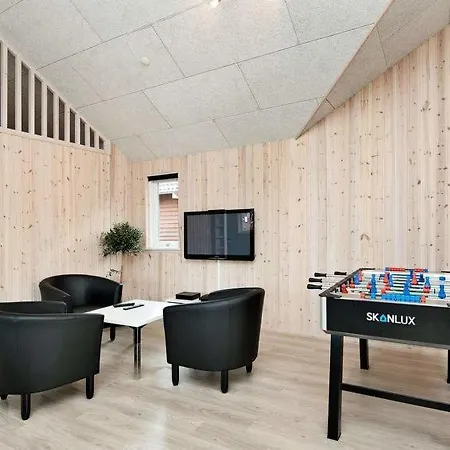 Holiday home Sleeps 18 Pool Wifi