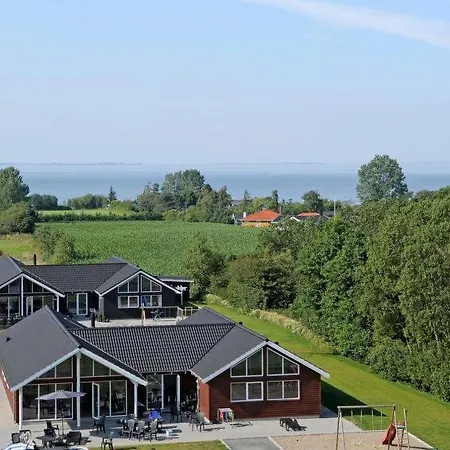 Sleeps 18 Pool Wifi Holiday home *