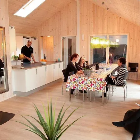 Holiday home Sleeps 18 Pool Wifi Pol