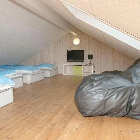 Sleeps 18 Pool Wifi Holiday home Pol