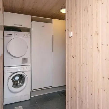 Holiday home Sleeps 18 Pool Wifi *